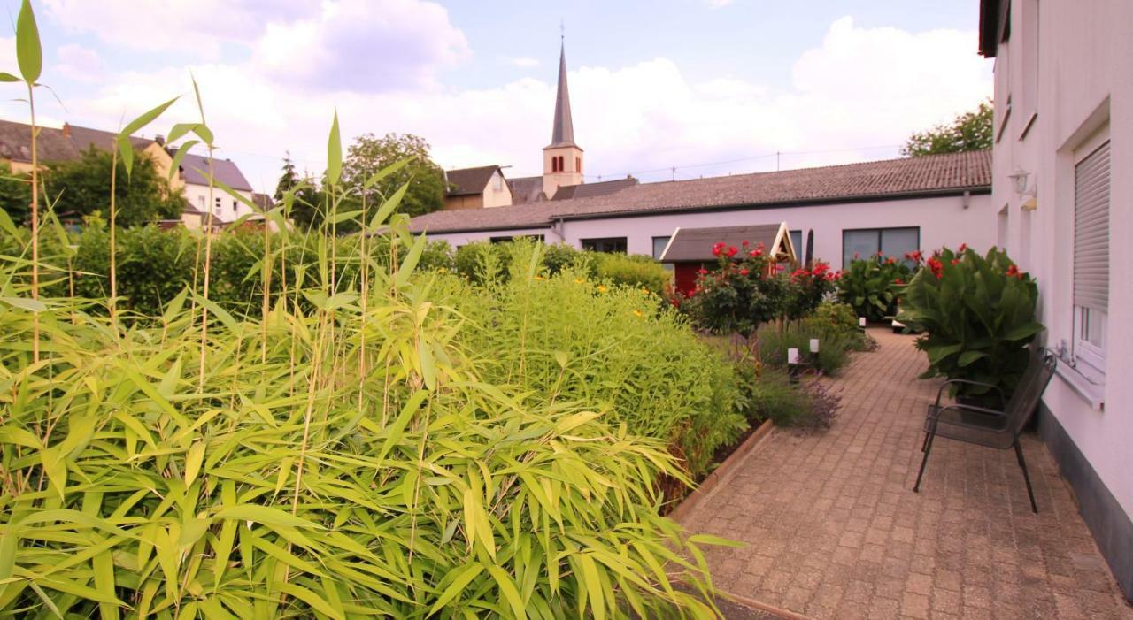 Gästehaus Kön Zeltingen-Rachtig Exterior foto
